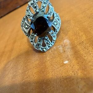 Elegant Silver and Black Gemstone Ring